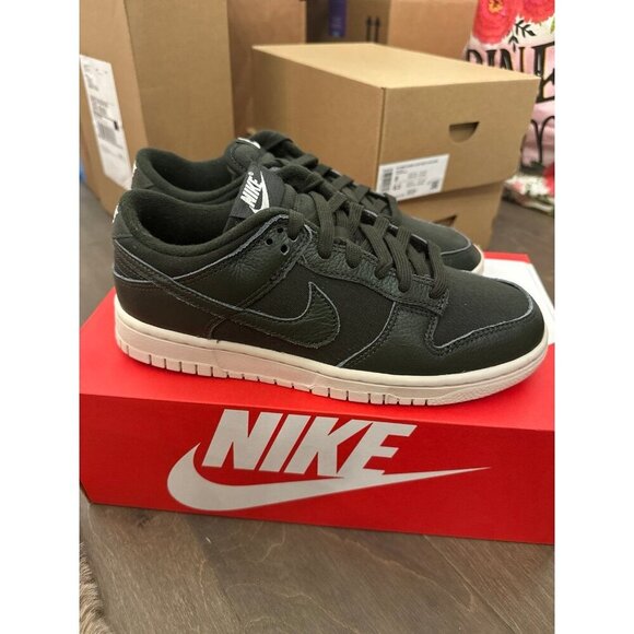 Nikes dunk low retro premium sequoia M6.5 W8 - Picture 4 of 8